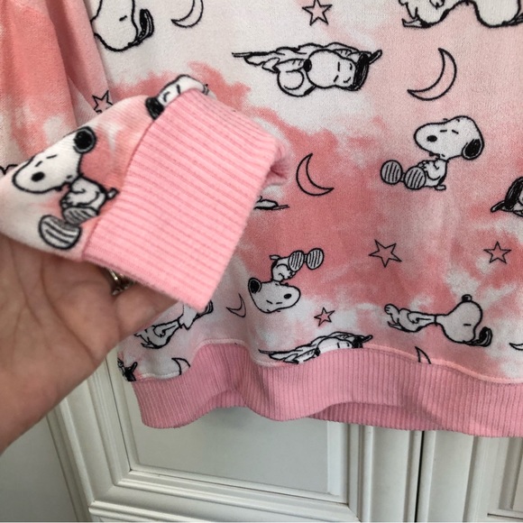 🥳HOST PICK🥳 Oversized Peanuts women’s sweatshirt - Picture 3 of 9
